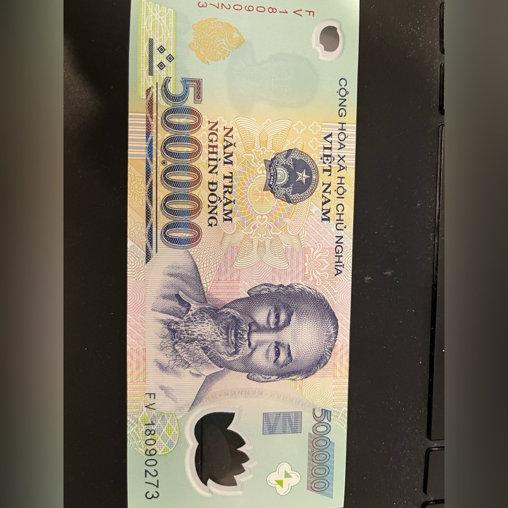 Vietnam Dong 500000 total Bank note
Uncirculated. Collectable